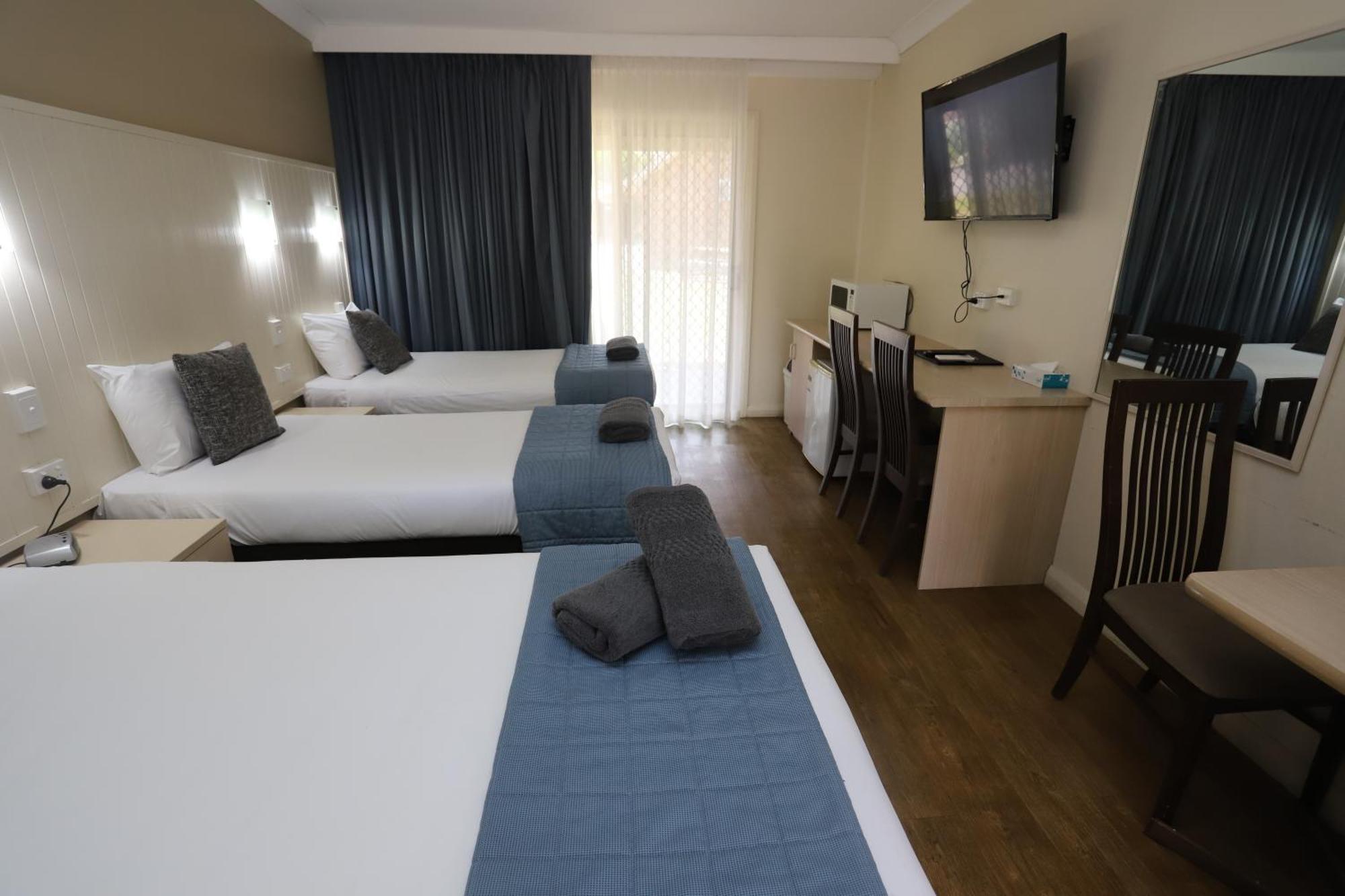Sleepy Hill Motor Inn Raymond Terrace Bagian luar foto