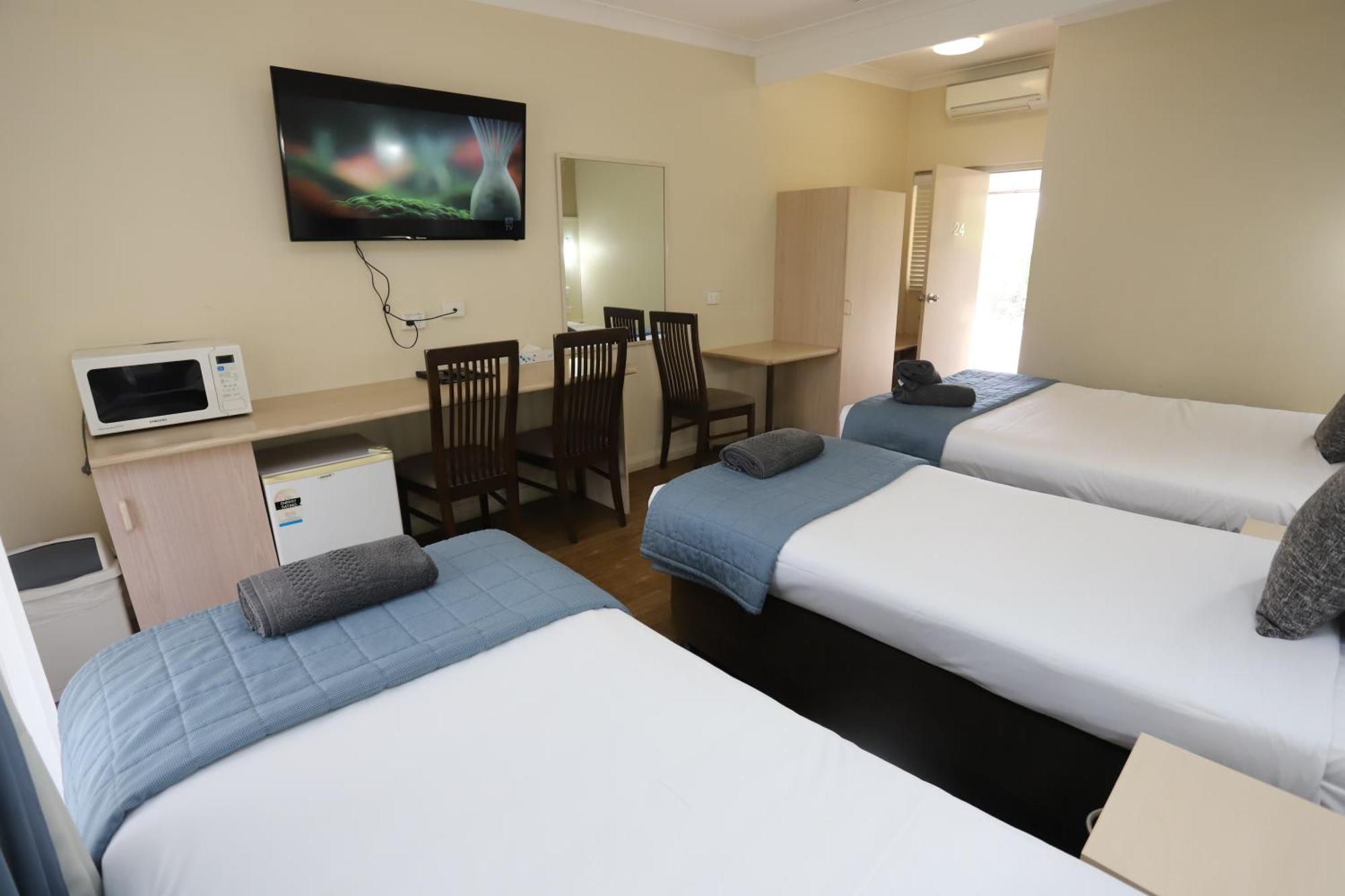Sleepy Hill Motor Inn Raymond Terrace Bagian luar foto