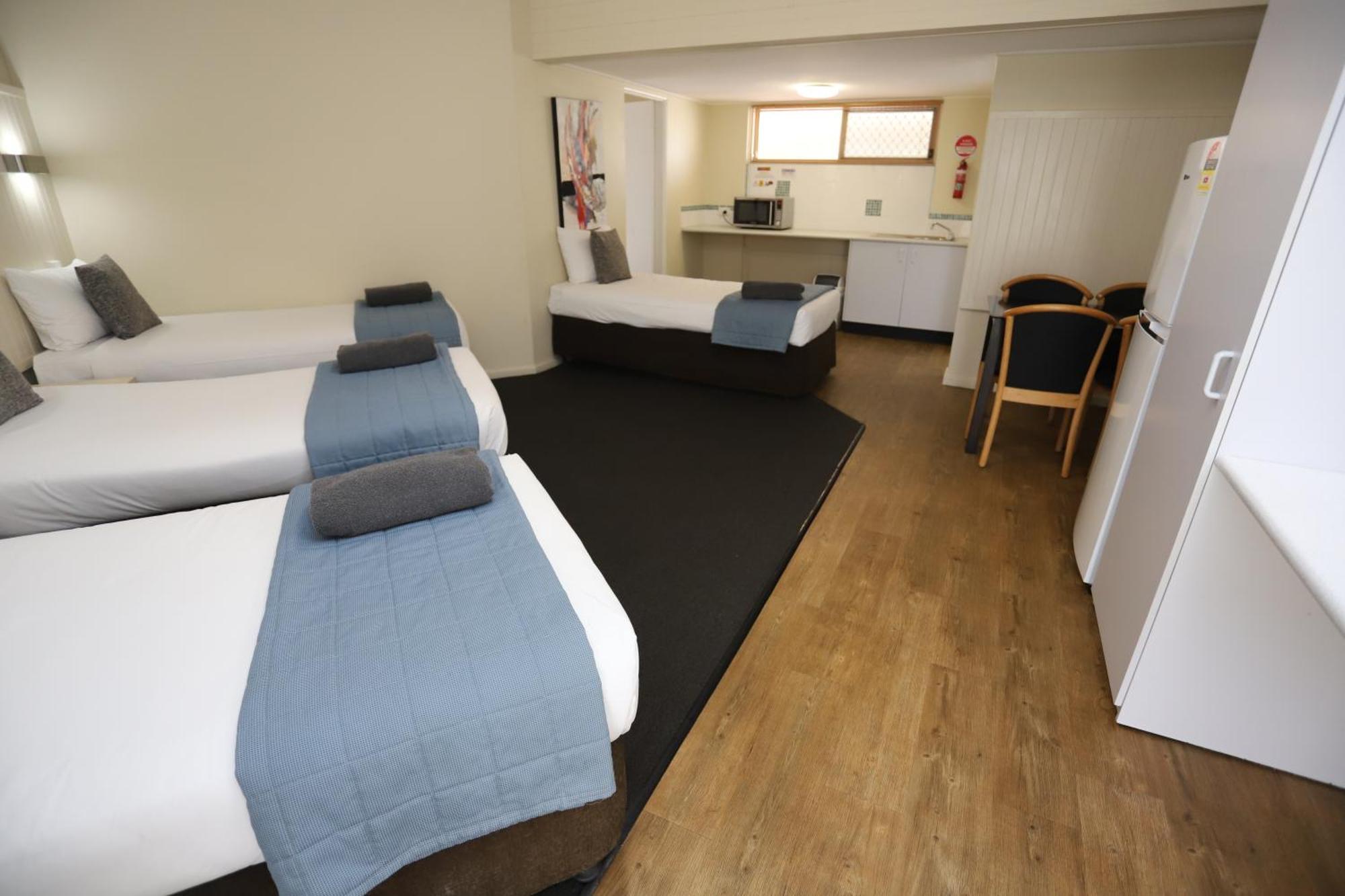 Sleepy Hill Motor Inn Raymond Terrace Bagian luar foto