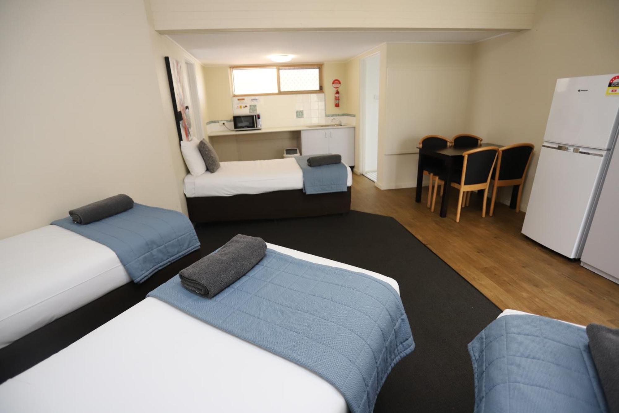Sleepy Hill Motor Inn Raymond Terrace Bagian luar foto
