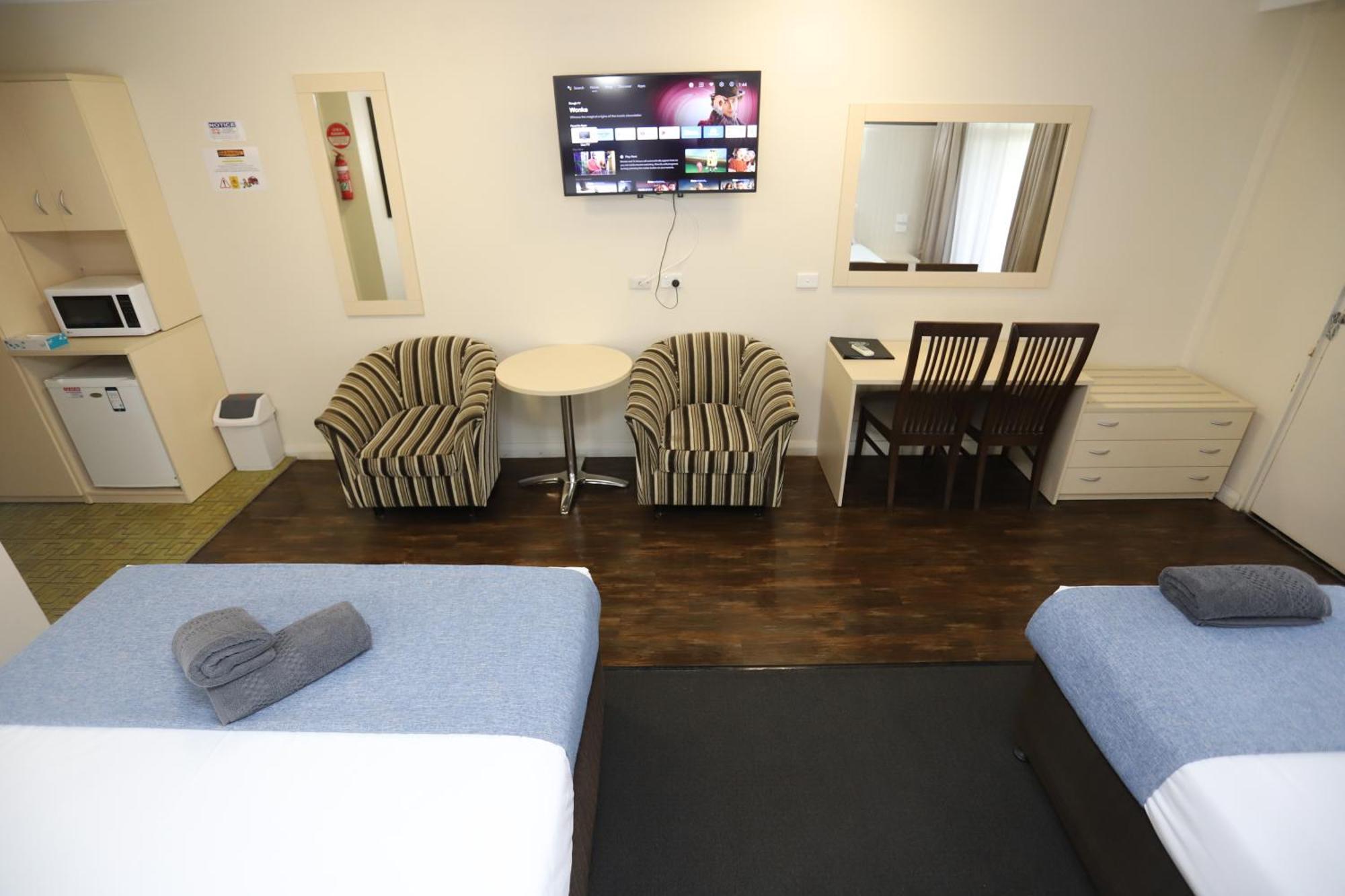 Sleepy Hill Motor Inn Raymond Terrace Bagian luar foto