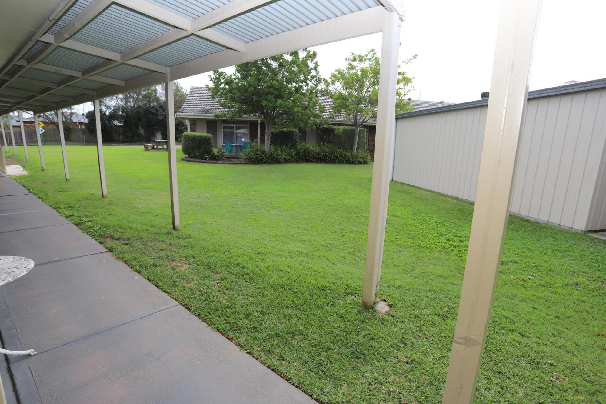 Sleepy Hill Motor Inn Raymond Terrace Bagian luar foto